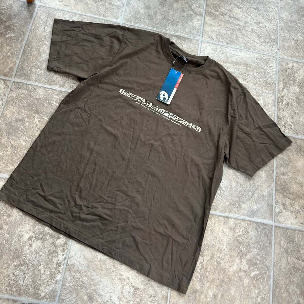 Kiwistuff New Zealand 'Land of the Long White Cloud' Aotearoa Brown Graphic Tee
